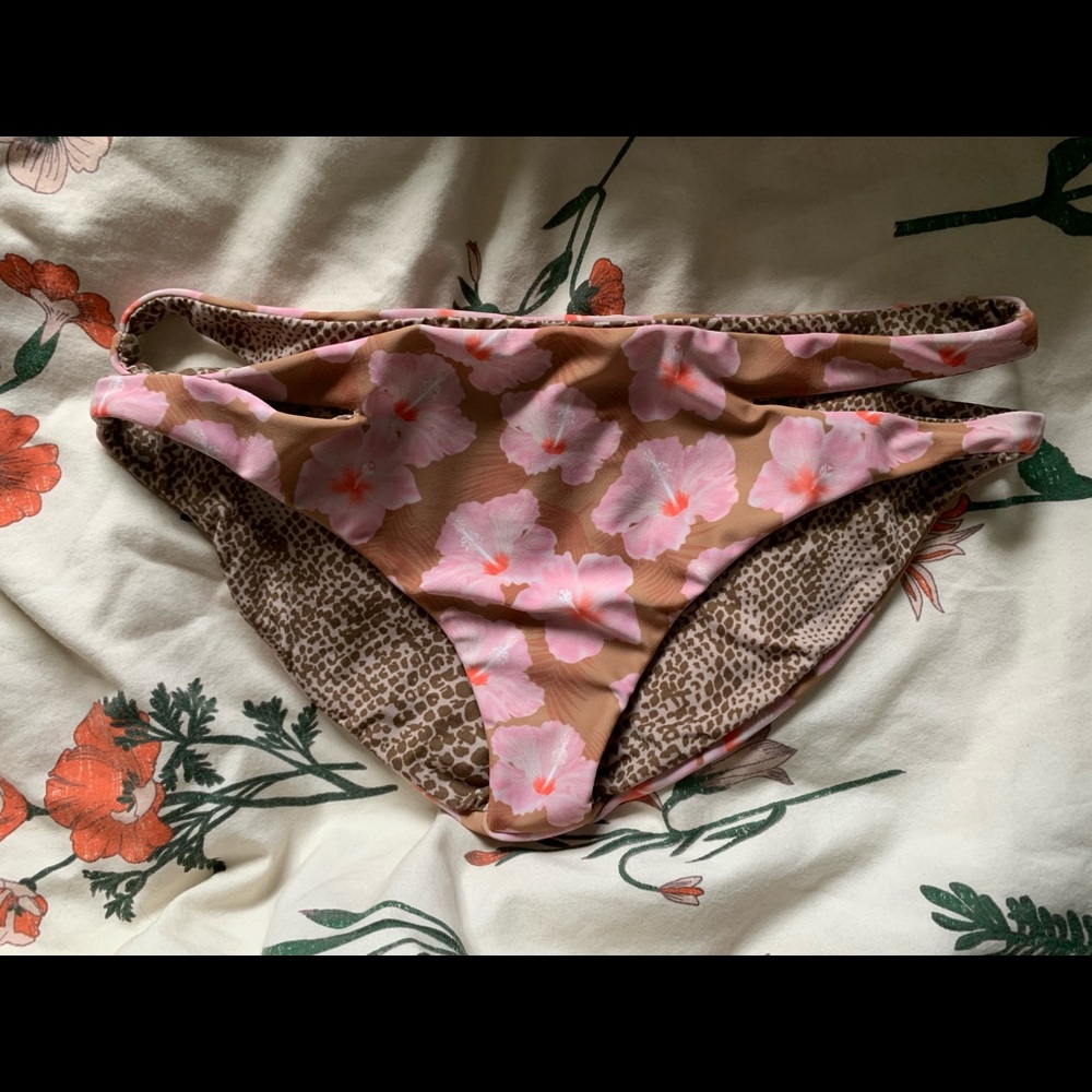 Acacia Kawa Bottoms